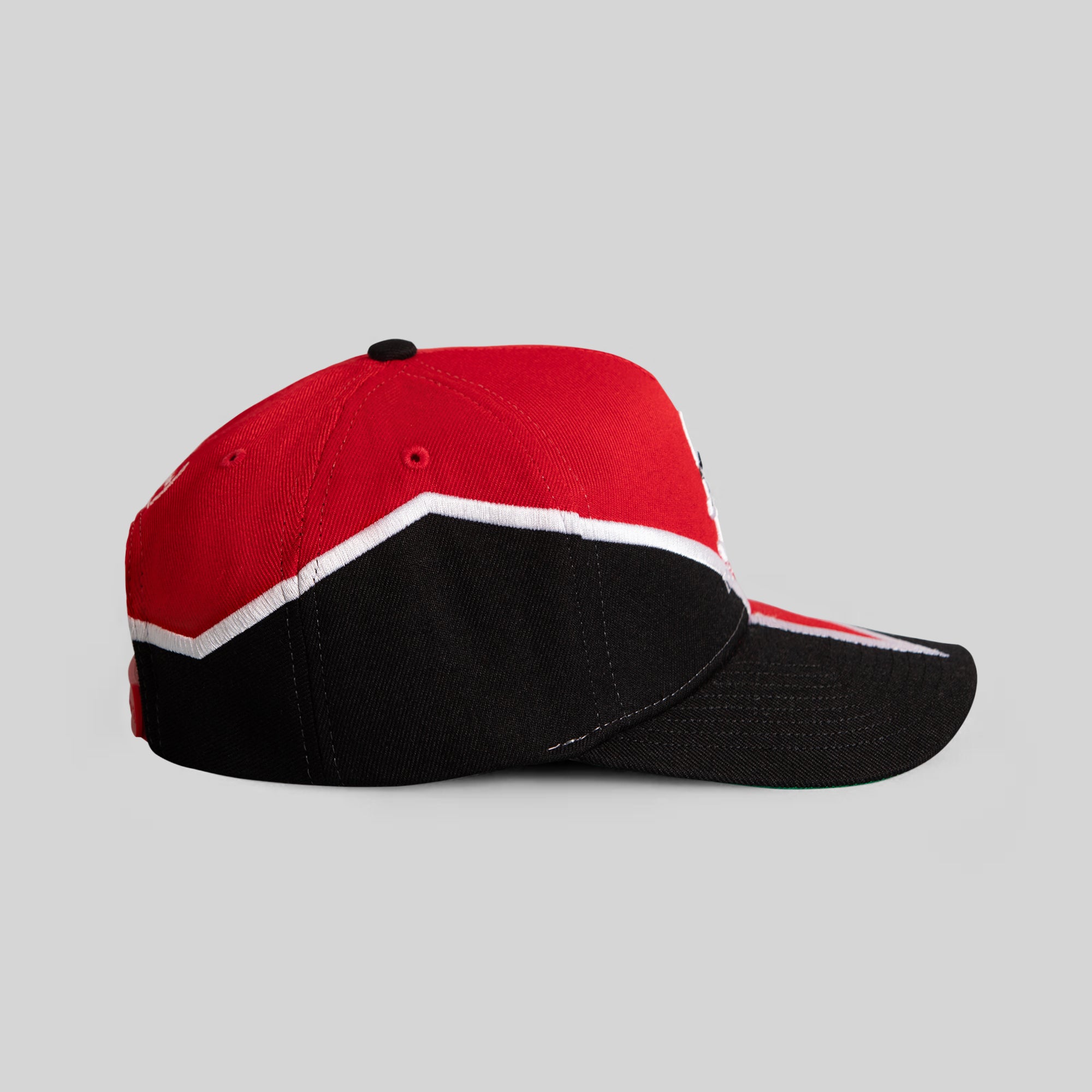 TRUST NO ONE QUAKE RED BLACK WOOL TRUCKER