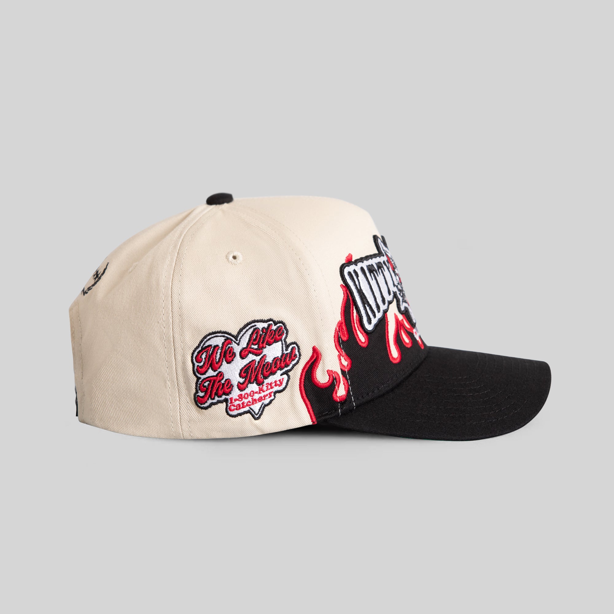 KITTY CATCHER FLAMETOOTH SAND BLACK TWILL TRUCKER