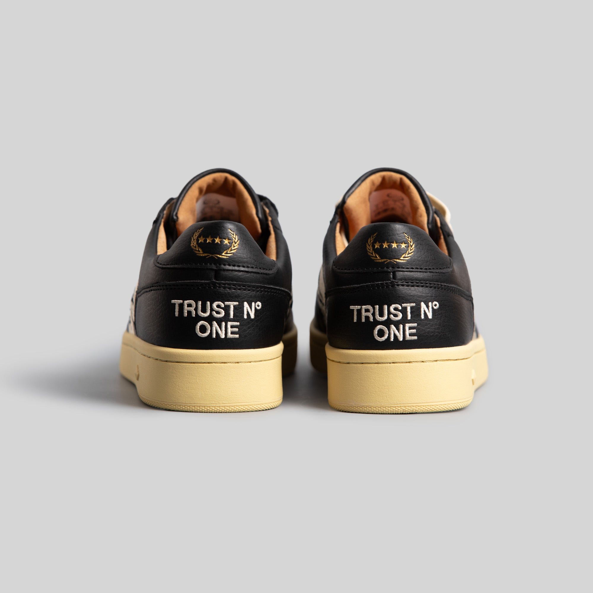 FG-1 LOW "TRUST NO ONE" - BLACK BONE