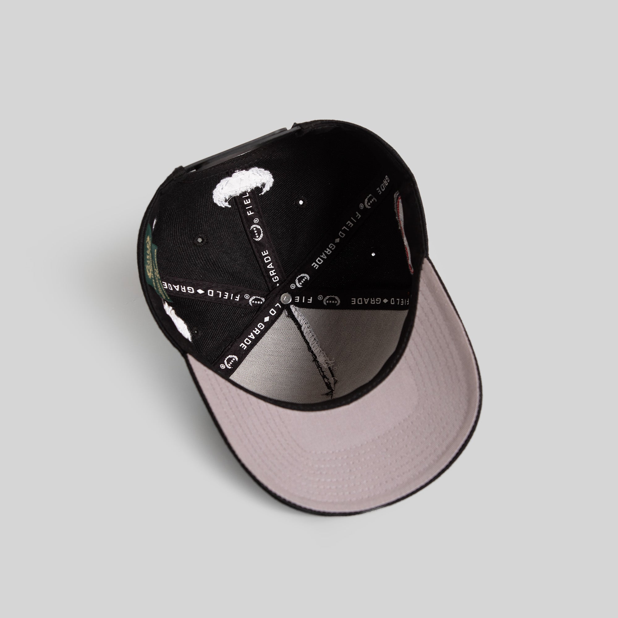 OLD ENGLISH CHICAGO BLACK TRUCKER
