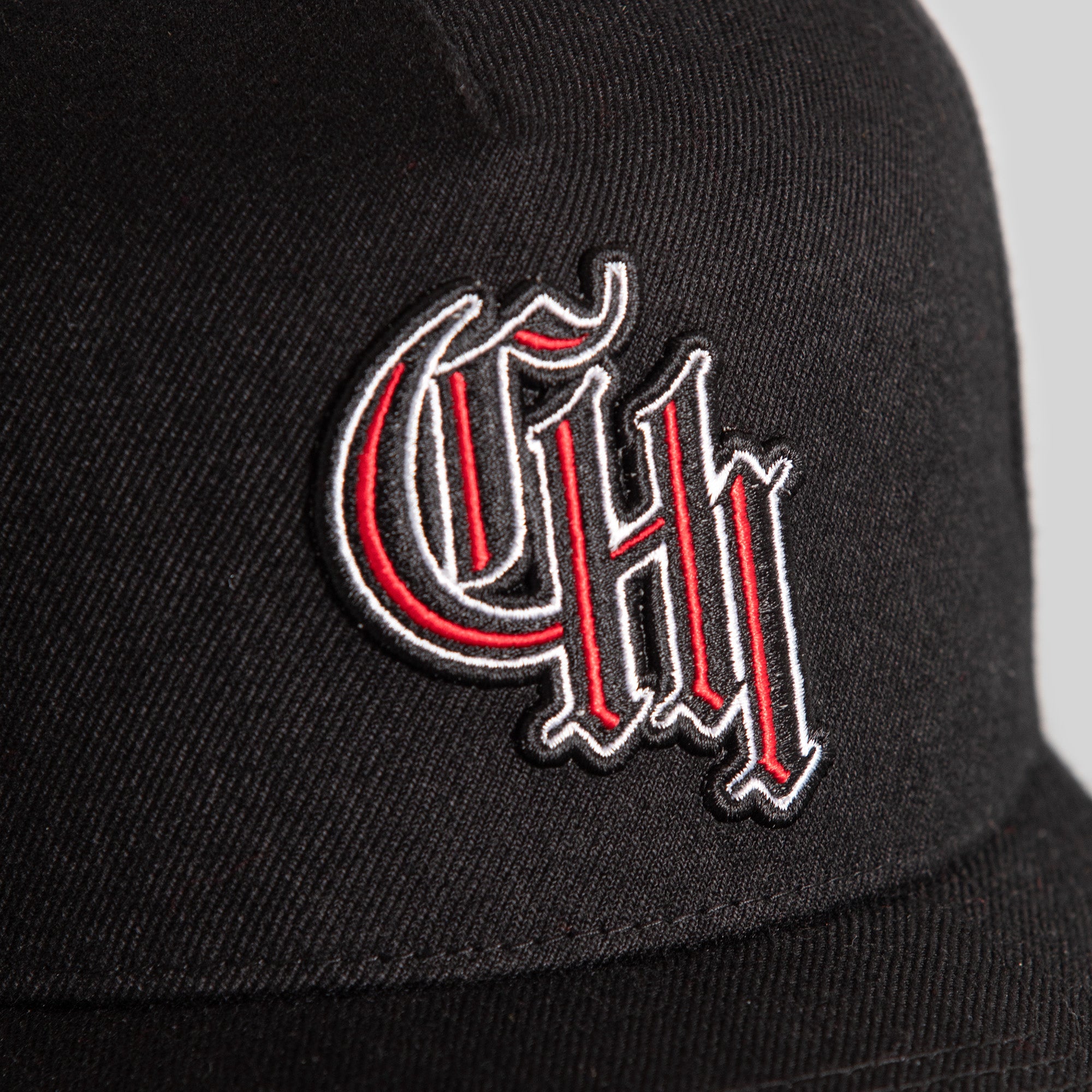 OLD ENGLISH CHICAGO BLACK TRUCKER