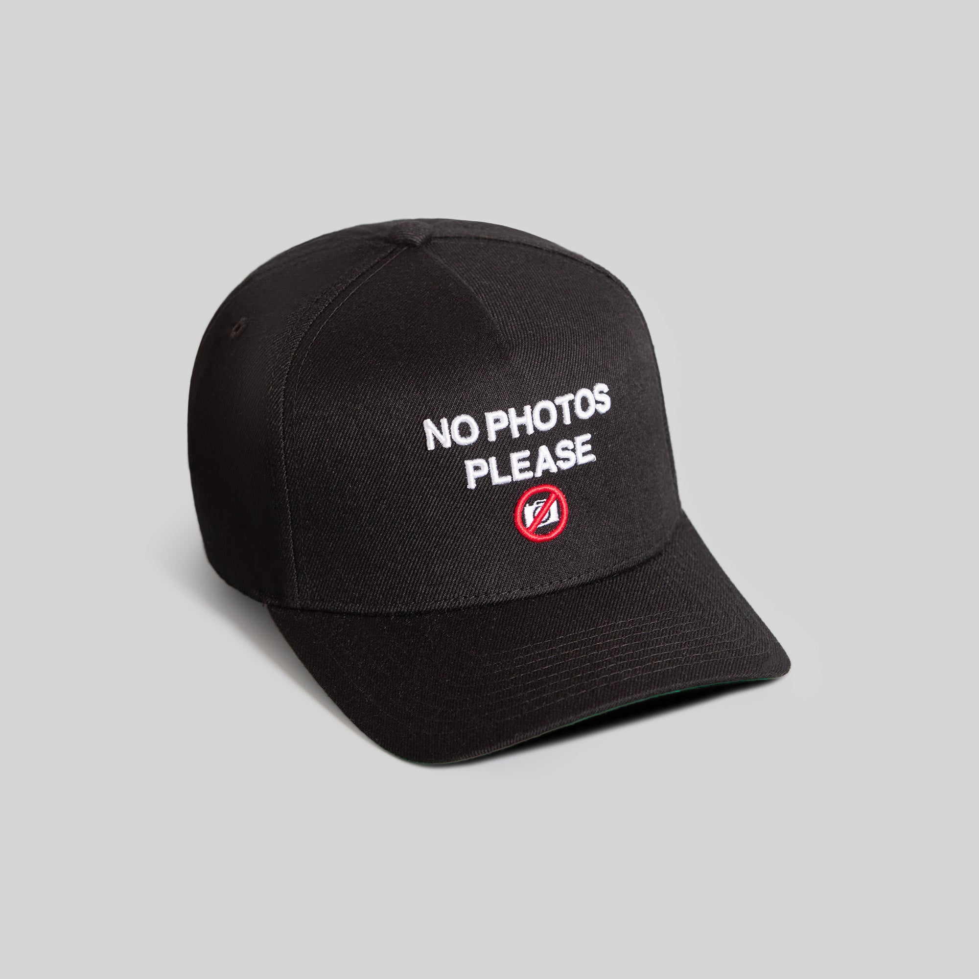 NO PHOTOS PLEASE BLACK TRUCKER
