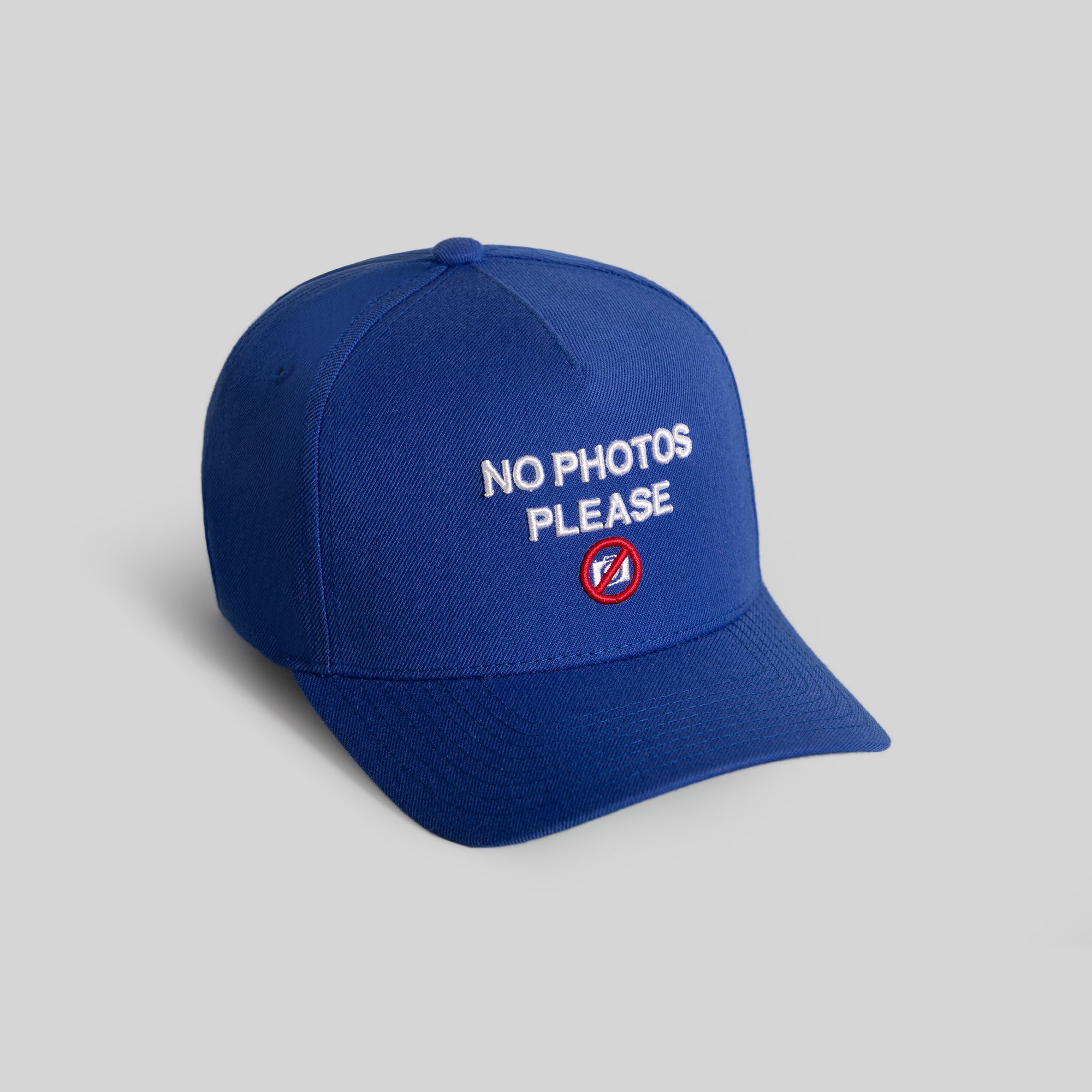 NO PHOTOS PLEASE GAME ROYAL TRUCKER