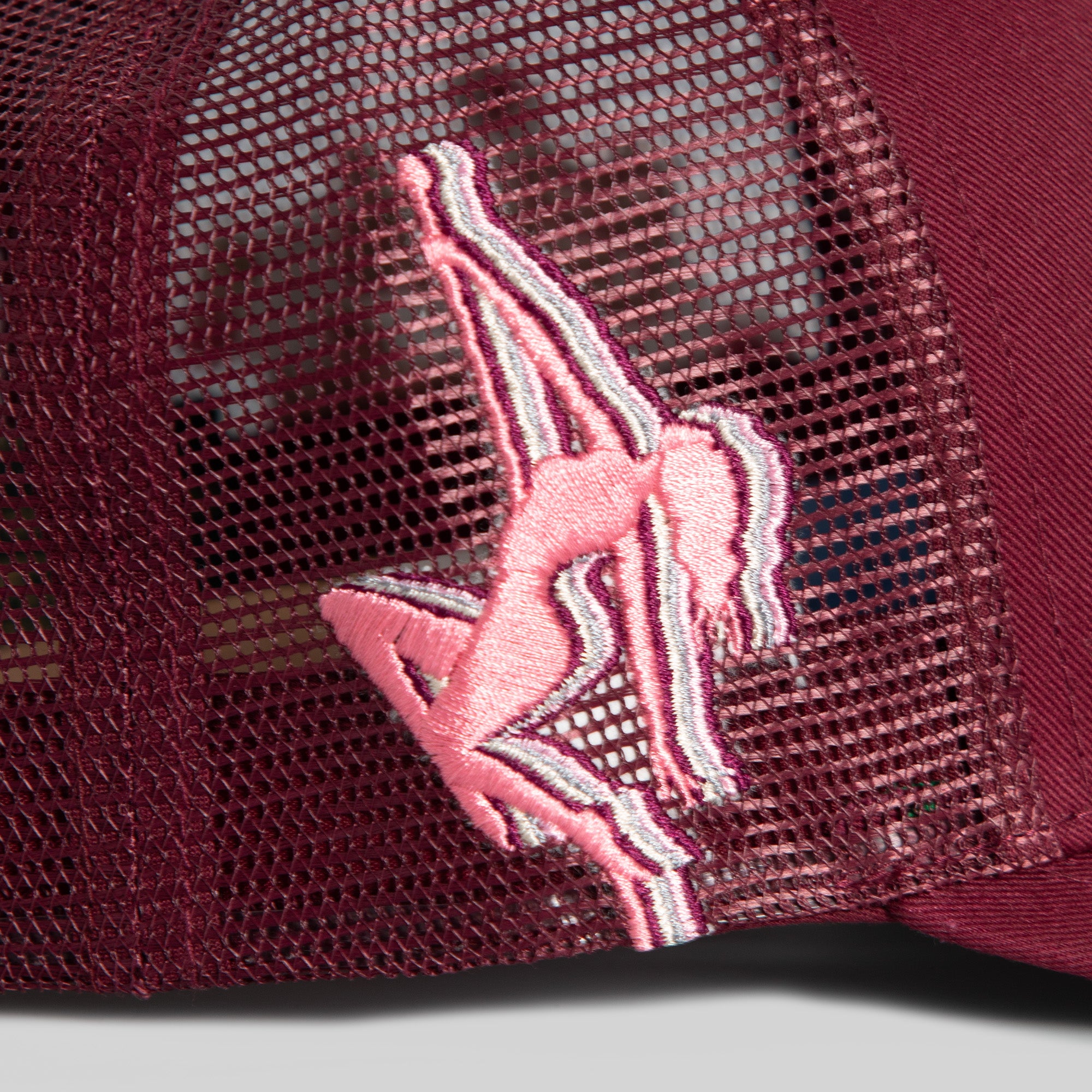 PLAYERS CLUB BORDEAUX TWILL MESH TRUCKER