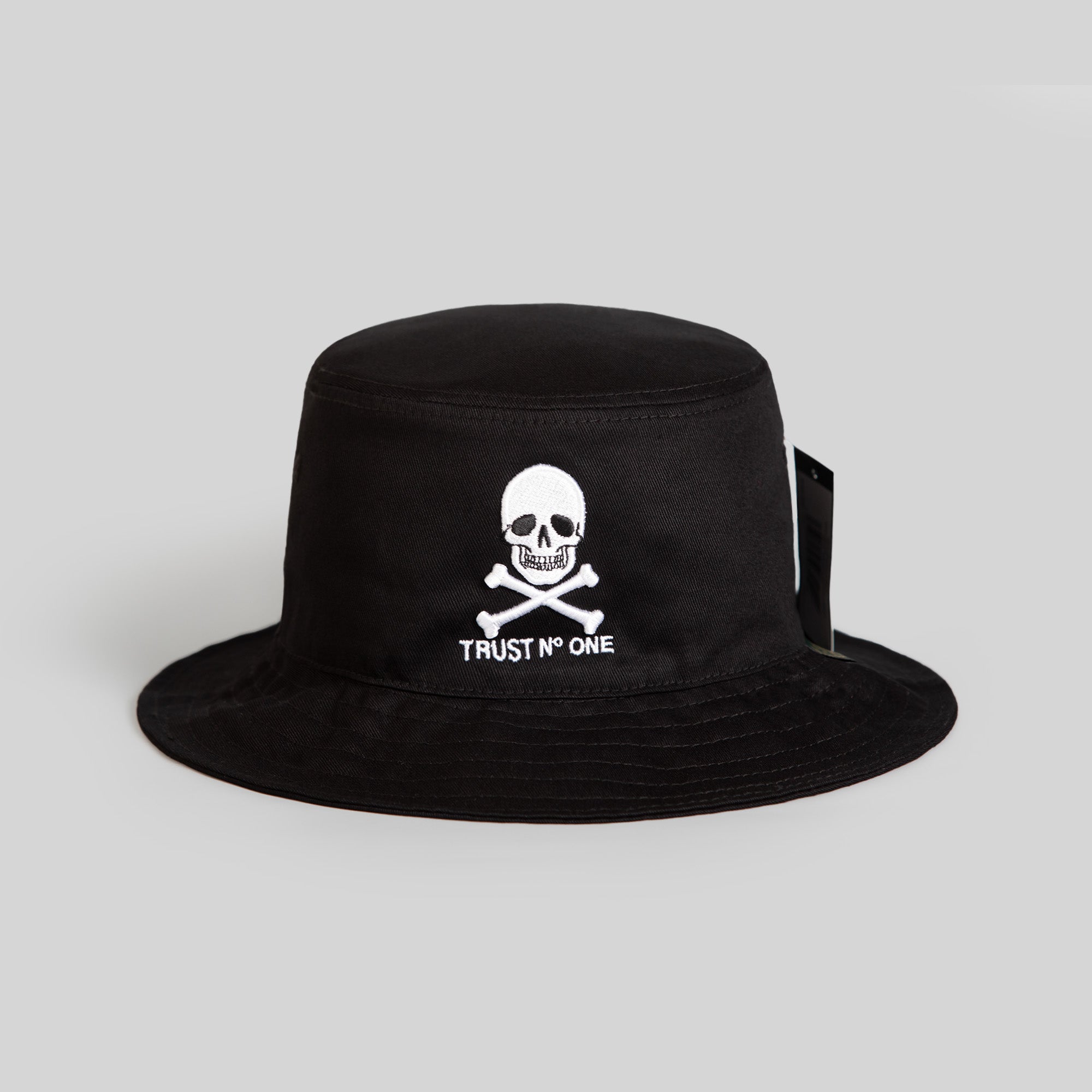 TRUST NO ONE BLACK BUCKET HAT