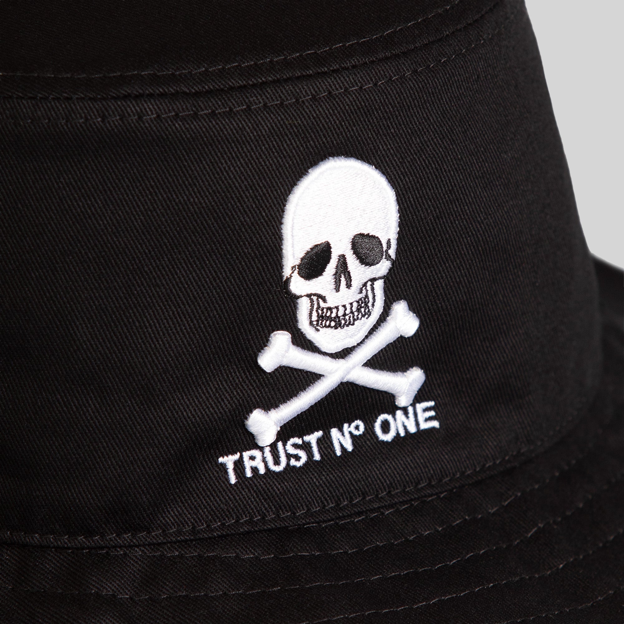 TRUST NO ONE BLACK BUCKET HAT