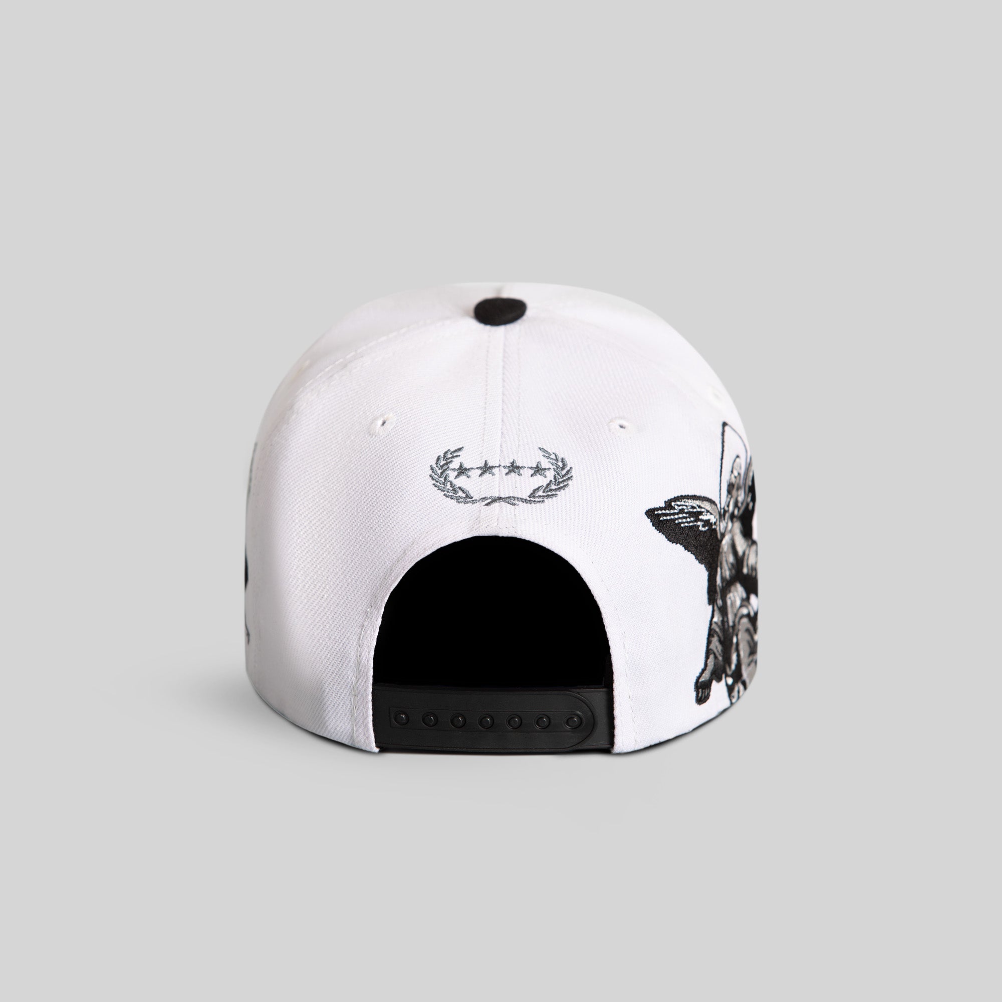 HOLY GRAIL WHITE BLACK TRUCKER