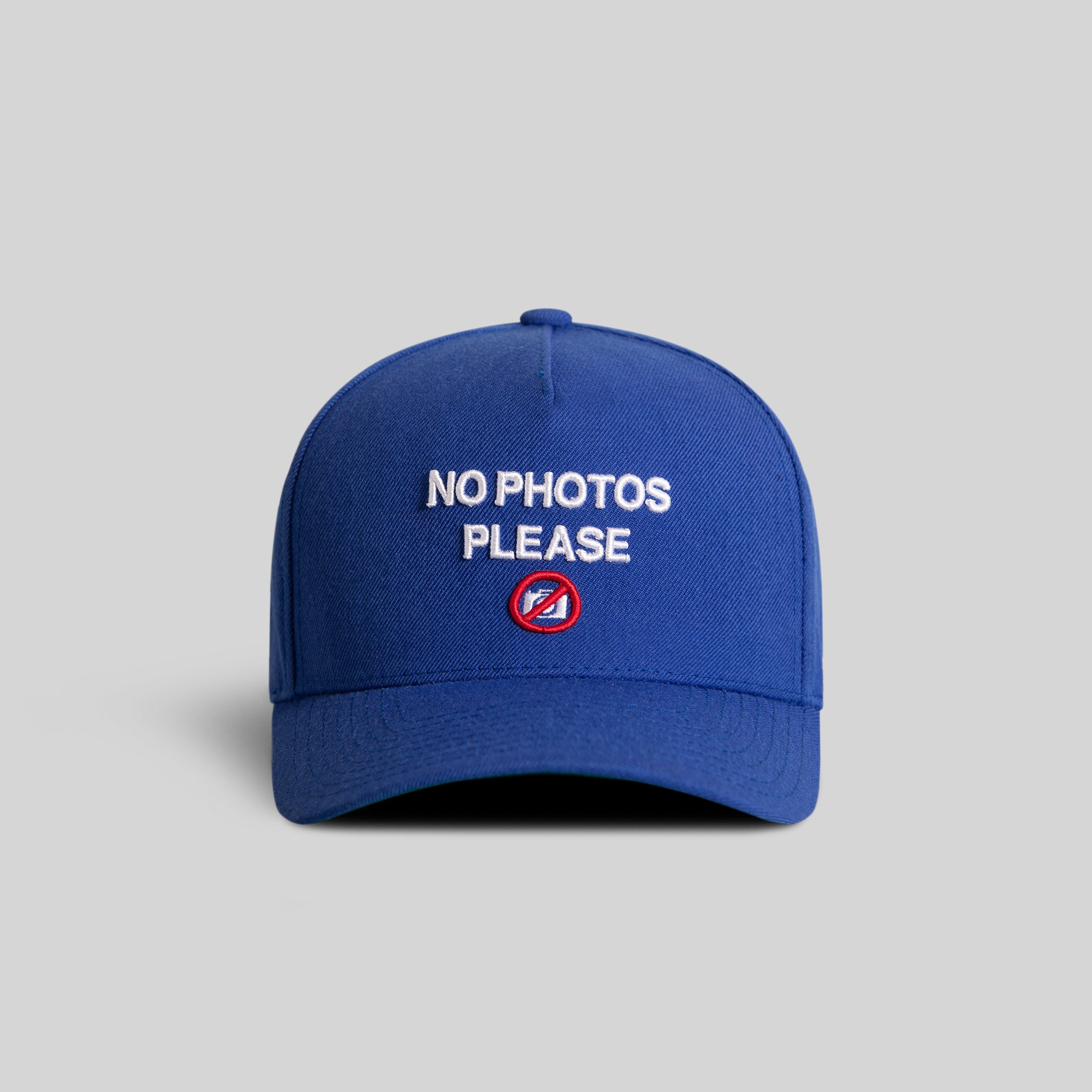 NO PHOTOS PLEASE GAME ROYAL TRUCKER