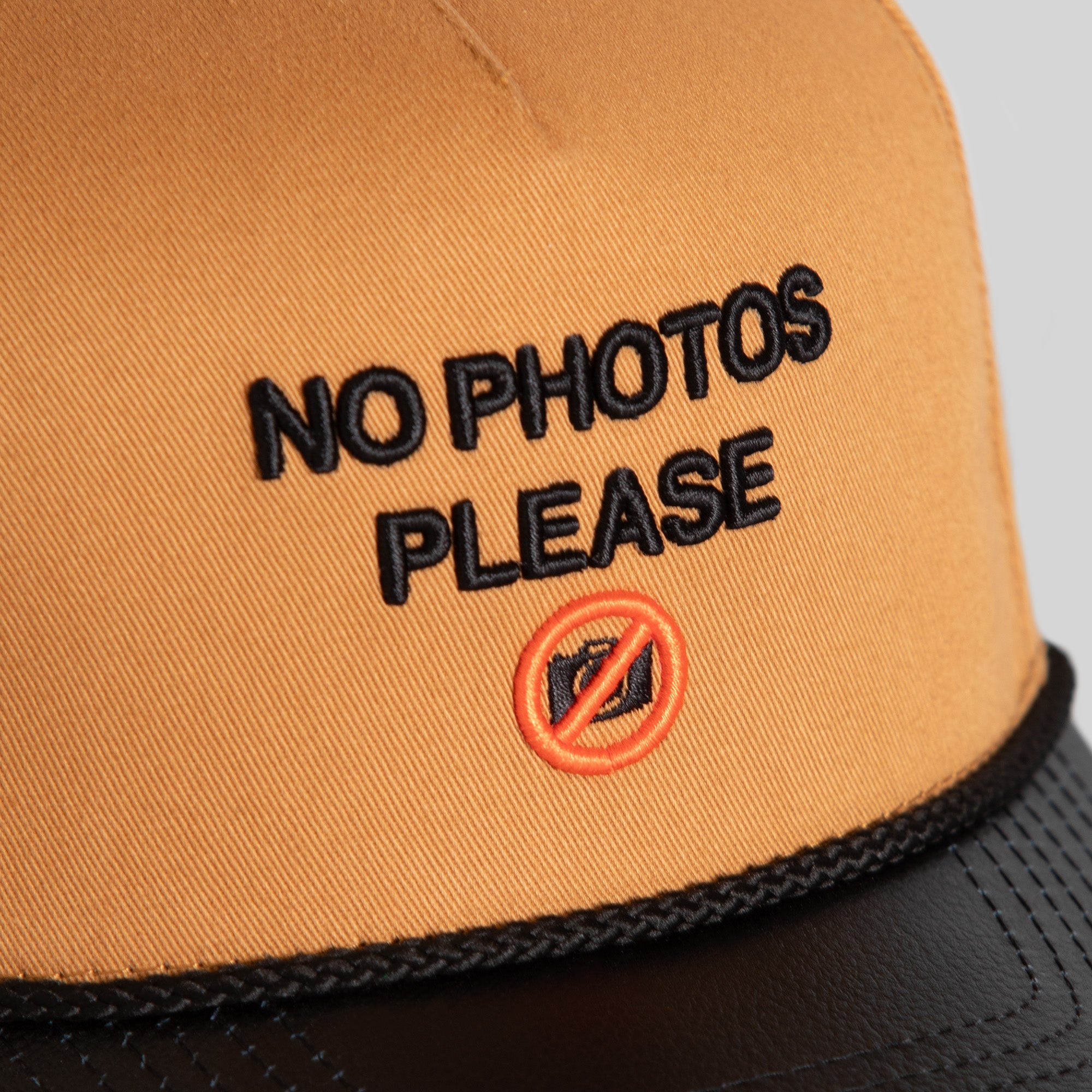 NO PHOTOS PLEASE WHEAT BLACK TWILL CAVIAR LEATHER TRUCKER